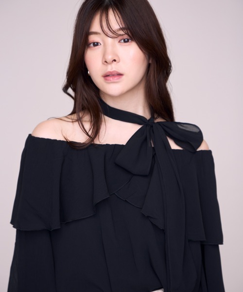MISCH MASCH(ミッシュマッシュ)の「2026秋冬新作 タイチョーカー付ラッフルフリルブラウス(シャツ/ブラウス・レディース・ブラック/ベージュ/ピンク・フリ-)」の12枚目の写真