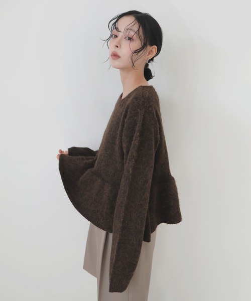 LIAN(リアン)の「モヘアペプラムクルーネックプルオーバー(ニット/セーター・レディース・チャコールグレー/ブラウン/ピンク/オフホワイト・FREE)」の19枚目の写真
