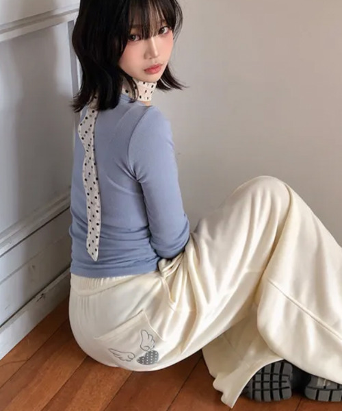 VIVID LADY(ビビッドレディー)の「エンジェルハート刺繍 カーブワイドイージーパンツ(スウェットパンツ・レディース・アイボリー/ブラック/ブラウン/グレー/ネイビー・FREE)」の10枚目の写真
