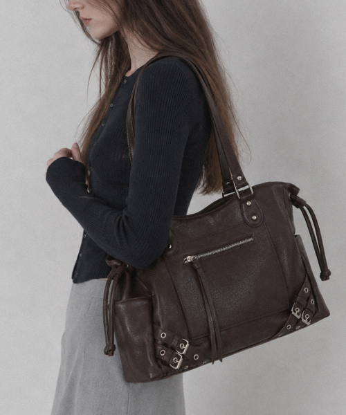 DONKIE(ドンキー)の「ベルク ショルダーバッグ - 6color(ショルダーバッグ・レディース・ブラック/ダークブラウン/アッシュブラウン/ブラウン/ダークグレー/ダークブラウン系1・FREE)」の7枚目の写真
