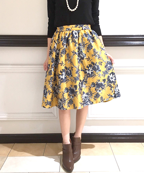 laboratory work（ラボラトリーワーク）の「バックサテンシャンタン配色花柄スカート（スカート・レディース・イエロー系その他/ネイビー・MEDIUM）」の14枚目の写真