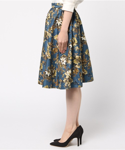 laboratory work（ラボラトリーワーク）の「バックサテンシャンタン配色花柄スカート（スカート・レディース・イエロー系その他/ネイビー・MEDIUM）」の4枚目の写真
