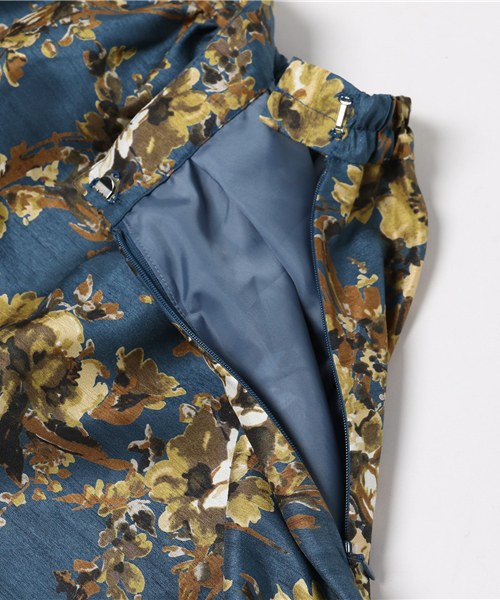 laboratory work（ラボラトリーワーク）の「バックサテンシャンタン配色花柄スカート（スカート・レディース・イエロー系その他/ネイビー・MEDIUM）」の10枚目の写真