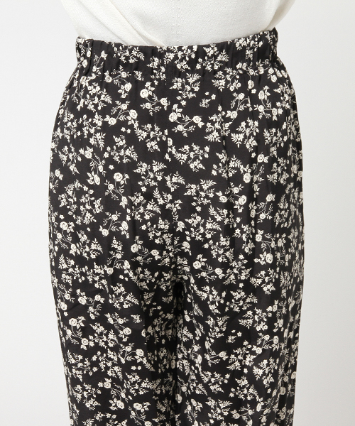 ESTNATION(エストネーション)の「ESTNATION モノトーンフラワーパンツ(その他パンツ・レディース・ダークブラック・38/36)」の6枚目の写真