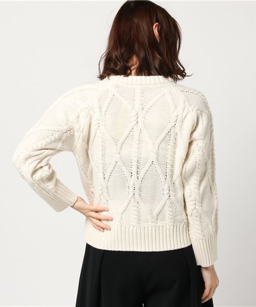 Lugnoncure（ルノンキュール）の「ロービングケーブル柄プルオーバー（ニット/セーター・レディース・ベージュ/ネイビー/オフホワイト/ブルー・MEDIUM）」の6枚目の写真