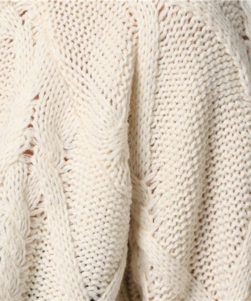 Lugnoncure（ルノンキュール）の「ロービングケーブル柄プルオーバー（ニット/セーター・レディース・ベージュ/ネイビー/オフホワイト/ブルー・MEDIUM）」の5枚目の写真