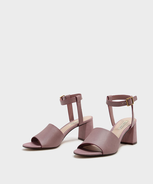 CHARLES & KEITH(チャールズ & キース)の「アンクルストラップブロックヒール / ANKLE STRAP BLOCK HEEL(パンプス・レディース・ブラック/ピンク/ブルー・22.5cm/23.5cm/23cm/24.5cm/25cm)」の17枚目の写真