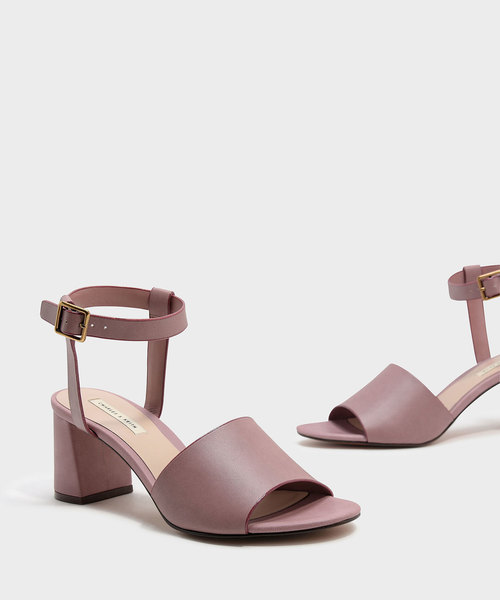 CHARLES & KEITH(チャールズ & キース)の「アンクルストラップブロックヒール / ANKLE STRAP BLOCK HEEL(パンプス・レディース・ブラック/ピンク/ブルー・22.5cm/23.5cm/23cm/24.5cm/25cm)」の19枚目の写真