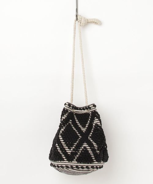 laboratory work（ラボラトリーワーク）の「タッセル付き巾着バッグ（ハンドバッグ・レディース・ブラック・FREE）」の3枚目の写真