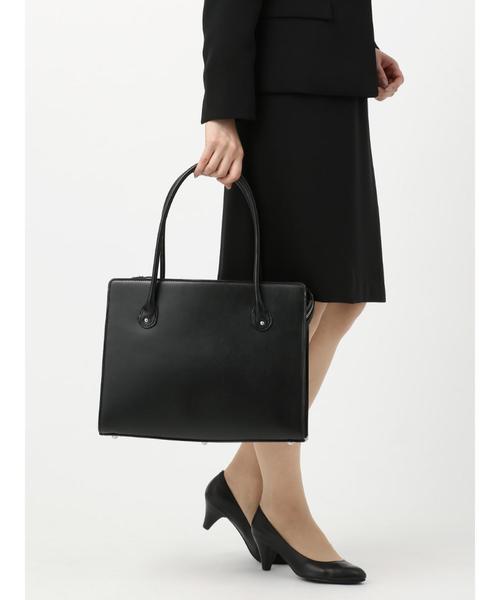 THE SUIT COMPANY（ザ・スーツカンパニー）の「仕切りポーチ付きショルダートートバッグ（ショルダーバッグ・レディース・ブラック・FREE）」の2枚目の写真