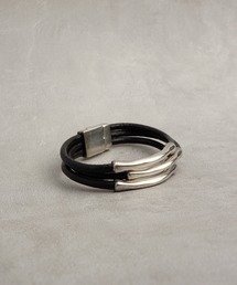KU-CROISSANT（クークロワッサン）の「「Haim」three leatherバングル（バングル/リストバンド）」