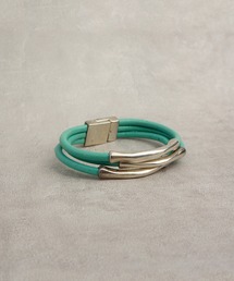KU-CROISSANT（クークロワッサン）の「「Haim」three leatherバングル（バングル/リストバンド）」