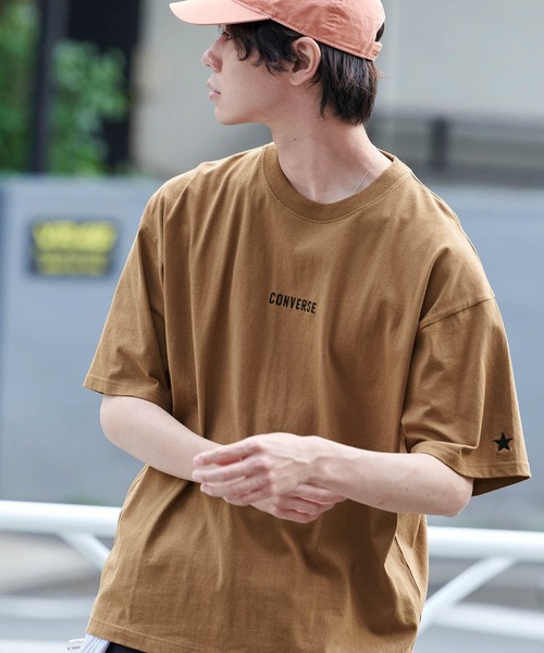 CONVERSE(コンバース)の「▽WEB限定 CONVERSE/コンバース 別注ロゴ刺繍 半袖 ビッグシルエットカットソー(Tシャツ/カットソー・メンズ・ピンク/杢グレー/ホワイト/ブラック/オレンジ/ネイビー/ベージュ/ボルドー/チャコール/グリーン系その他/ライトブルー/パープル系その他/ベージュ系その他/グリーン系その他2/ブルー系その他/その他4/グリーン系その他3/その他18/その他20/その他12/その他10/その他19/その他9/その他5/その他11/その他22/ベージュ系その他2/その他21/その他13/その他26/その他8/その他14/パープル系その他2/その他23/その他15/その他1/その他3/その他/その他17/その他25/その他7/その他2/その他16/その他24/その他6・FREE/M/S)」の5枚目の写真