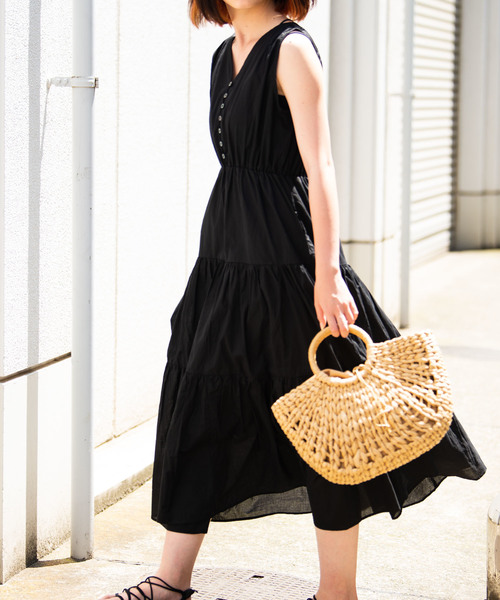 Aunt Marie's(アントマリーズ)の「AUNT MARIE'S フロントボタンティアードロングワンピース(ワンピース・レディース・ブラック/パープル/ナチュラル・FREE)」の2枚目の写真