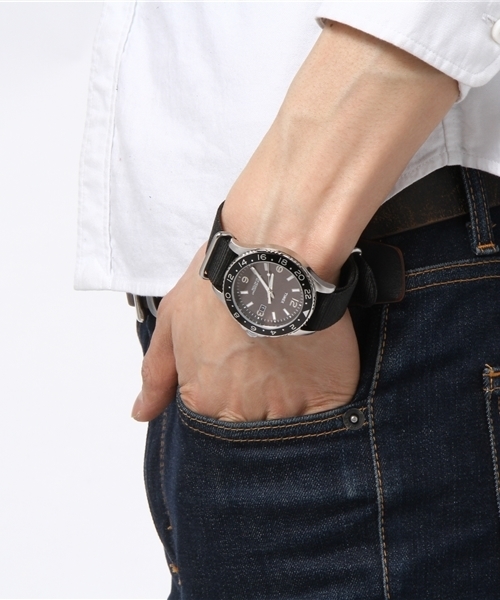 SHIPS(シップス)の「TIMEX: KALEIDOSCOPE(アナログ腕時計・メンズ・ブラック/カーキ・ONE SIZE)」の4枚目の写真