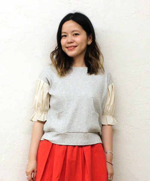 mystic(ミスティック)の「布帛パフスリーブプルオーバー(Tシャツ/カットソー・レディース・オフホワイト/ブラック/グレー/ベージュ・フリ-)」の3枚目の写真