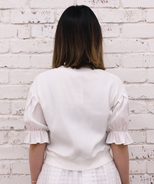 mystic(ミスティック)の「布帛パフスリーブプルオーバー(Tシャツ/カットソー・レディース・オフホワイト/ブラック/グレー/ベージュ・フリ-)」の6枚目の写真