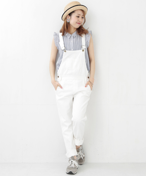 Ray BEAMS（レイビームス）の「Ray BEAMS / デニム スリムサロペット（サロペット/オーバーオール・レディース・ホワイト/サックスブルー/ブルー系その他・1/0）」の2枚目の写真