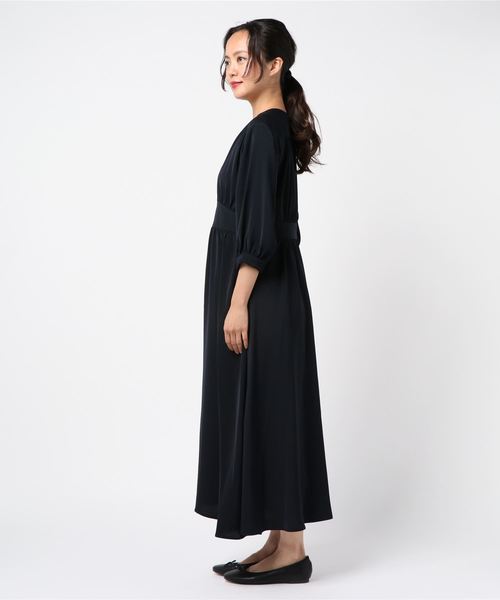 TRUDEA(トルディア)の「フロントボタン ギャザーロングワンピース(シャツワンピース・レディース・ホワイト/ネイビー/ピンク・MEDIUM)」の5枚目の写真