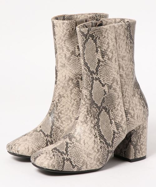 KOBE LETTUCE（コウベレタス）の「スクエアトゥ太ヒールミドルブーツ（ブーツ・レディース・ブラック/ブラウン/アイボリー/グレイッシュベージュ/パイソン・LL/S/L/M）」の18枚目の写真