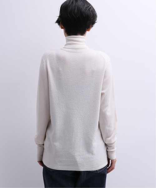 JOURNAL STANDARD LUXE(ジャーナルスタンダード ラックス)の「Super170 タートルネックプルオーバー(ニット/セーター・レディース・ホワイト/チャコールグレー・FREE)」の5枚目の写真