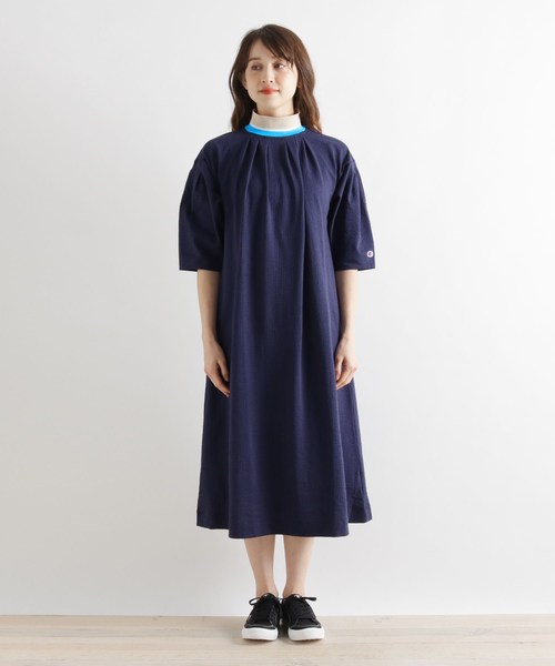 Champion(チャンピオン)の「Champion リブハイネックフレアワンピース(ワンピース・レディース・ベージュ/ネイビー・02)」の6枚目の写真