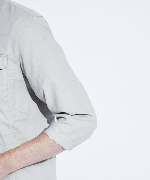 ABAHOUSE（アバハウス）の「コットンリネンスタンドカラーシャツ（シャツ/ブラウス・メンズ・グレイッシュベージュ/カーキ/ブルー・44/46/48）」の8枚目の写真