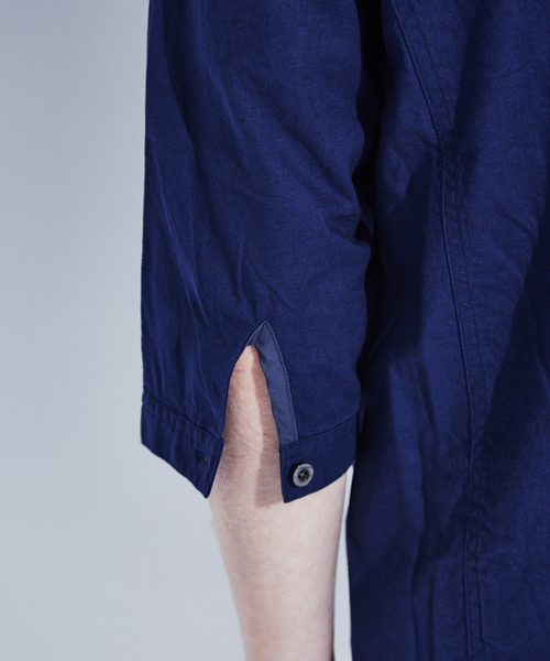 ABAHOUSE（アバハウス）の「コットンリネンスタンドカラーシャツ（シャツ/ブラウス・メンズ・グレイッシュベージュ/カーキ/ブルー・44/46/48）」の19枚目の写真