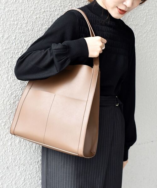 SHIPS（シップス）の「フェイクレザーサイドポケットデザインバッグ◇（トートバッグ・レディース・ライトグレー/ブラック/ダークブラウン/ピンク・ONE SIZE）」の20枚目の写真