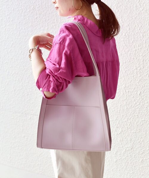 SHIPS（シップス）の「フェイクレザーサイドポケットデザインバッグ◇（トートバッグ・レディース・ライトグレー/ブラック/ダークブラウン/ピンク・ONE SIZE）」の18枚目の写真