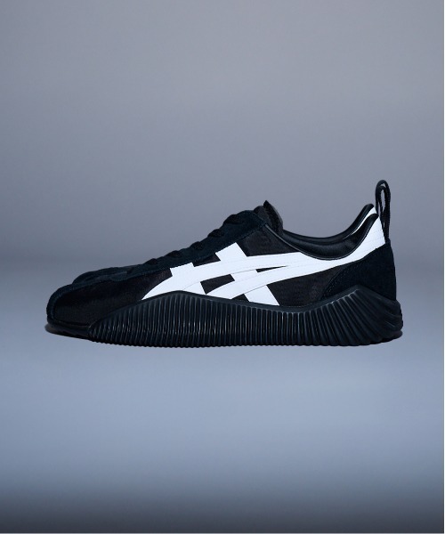 Onitsuka Tiger スニーカー ACROMOUNT アクロモント　黑白 ACROMOUNT / アクロモント（スニーカー）｜Onitsuka Tiger