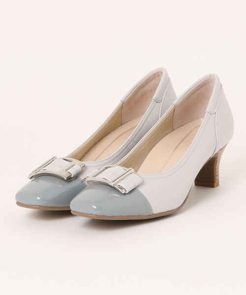 Riz raffinee(リズラフィーネ)の「【高機能】バックルモチーフコンビパンプス(パンプス・レディース・ブラック/ベージュ系その他7/ホワイト×シルバー/その他15/ライトベージュ/トリコロール/グレー/その他24/ダークブラウン/グレー系その他5/タイガーカモ・23cm/24.5cm/22.5cm/24cm/23.5cm/22cm)」の4枚目の写真