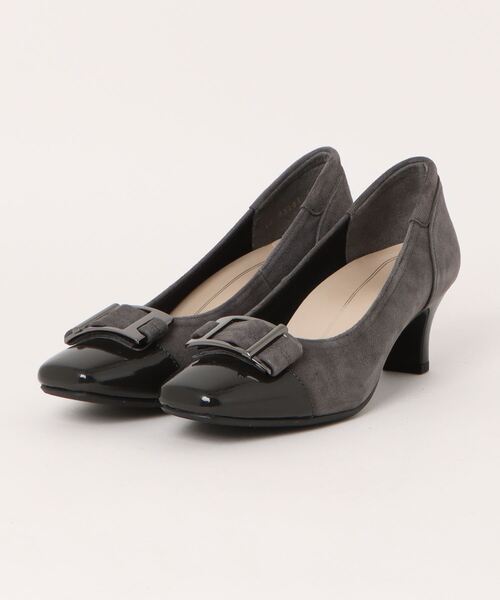 Riz raffinee(リズラフィーネ)の「【高機能】バックルモチーフコンビパンプス(パンプス・レディース・ブラック/ベージュ系その他7/ホワイト×シルバー/その他15/ライトベージュ/トリコロール/グレー/その他24/ダークブラウン/グレー系その他5/タイガーカモ・23cm/24.5cm/22.5cm/24cm/23.5cm/22cm)」の5枚目の写真