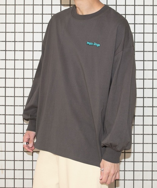 PairPair(ペアペア)の「【minagiコラボ】バックプリントBIGロンT(ユニセックス)(Tシャツ/カットソー・メンズ・オフホワイト/スミクロ/グレイッシュベージュ・FREE)」の7枚目の写真