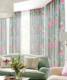 LAURA ASHLEY（ローラアシュレイ）の「【コスモス/洗える/防炎】ペイントタッチフラワーカーテン　W100×H200cm（インテリア雑貨）」
