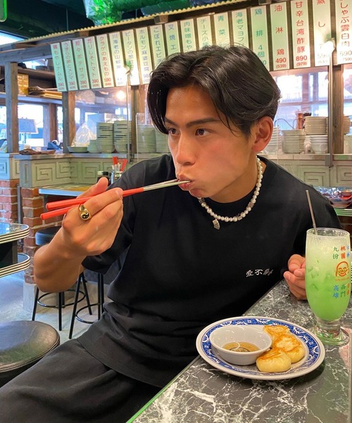 anown(アノン)の「中華風バックプリント ワンポイント刺繍 オーバーサイズシルエット半袖カットソー【ファッションインフルエンサー katsuya×anown 限定コラボ】(Tシャツ/カットソー・メンズ・ホワイト/ライトブルー/ブラック・M/L)」の5枚目の写真