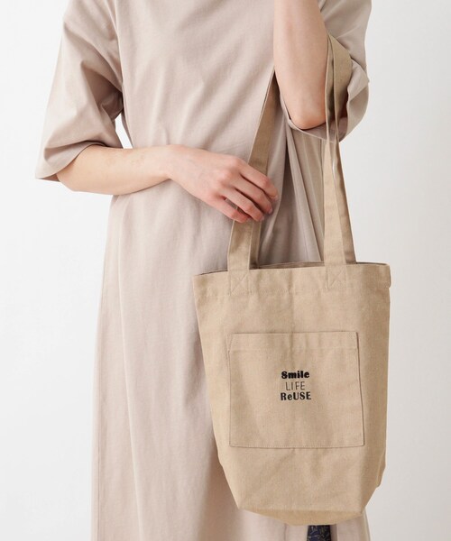 SHOO・LA・RUE（シューラルー）の「◆リサイクルトートバッグM（前ポケット）（トートバッグ・レディース・ベージュ/ネイビー/オレンジ/イエロー/アイボリー・00）」の11枚目の写真