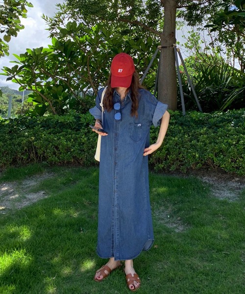 Jewelobe（ジュエローブ）の「ポイント刺繍デニムシャツワンピース（ワンピース・レディース・ブルー・FREE）」の2枚目の写真