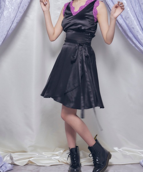 Romansual（ロマンシュアル）の「Romansual/サテンバレリーナフレアスカート（スカート・レディース・ホワイト/ブラック・SMALL/MEDIUM）」の12枚目の写真