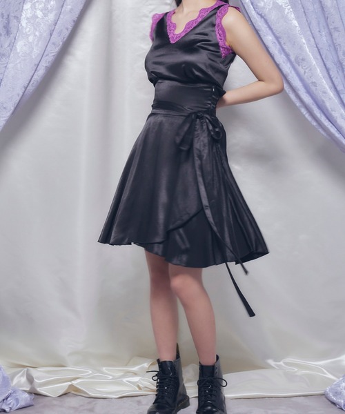 Romansual（ロマンシュアル）の「Romansual/サテンバレリーナフレアスカート（スカート・レディース・ホワイト/ブラック・SMALL/MEDIUM）」の13枚目の写真