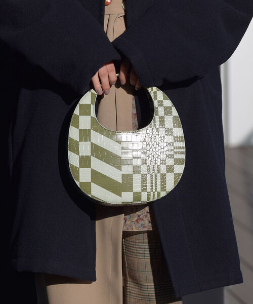 Ray BEAMS（レイビームス）の「Ray BEAMS / オプティカル スワイプ バッグ（ハンドバッグ・レディース・グリーン/ナチュラル・ONE SIZE）」の11枚目の写真