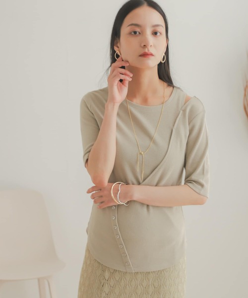 SENSE OF PLACE by URBAN RESEARCH(センスオブプレイスバイアーバンリサーチ)の「レイヤードボタンディテールトップ(Tシャツ/カットソー・レディース・イエロー/ブラック/ライトベージュ・ONE)」の4枚目の写真