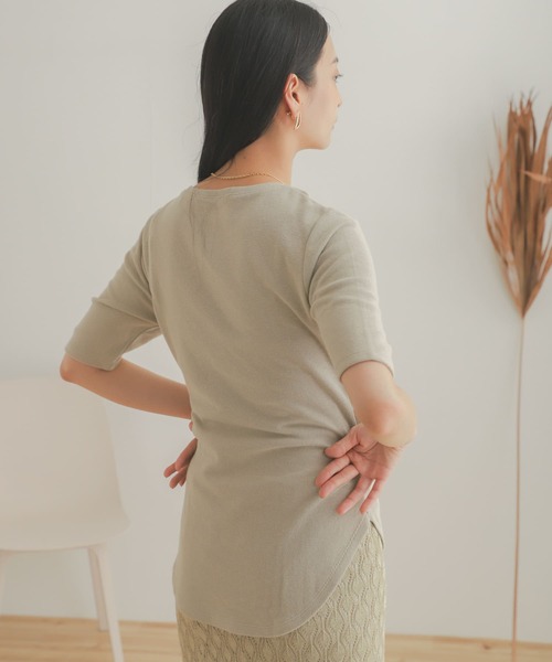 SENSE OF PLACE by URBAN RESEARCH(センスオブプレイスバイアーバンリサーチ)の「レイヤードボタンディテールトップ(Tシャツ/カットソー・レディース・イエロー/ブラック/ライトベージュ・ONE)」の6枚目の写真