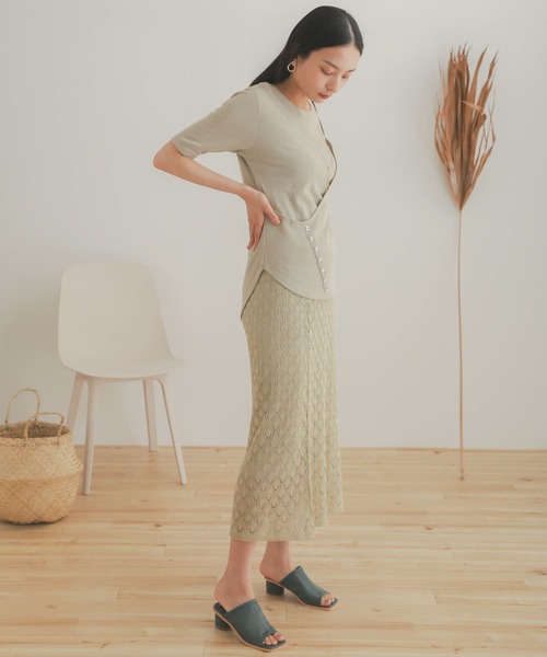 SENSE OF PLACE by URBAN RESEARCH(センスオブプレイスバイアーバンリサーチ)の「レイヤードボタンディテールトップ(Tシャツ/カットソー・レディース・イエロー/ブラック/ライトベージュ・ONE)」の11枚目の写真