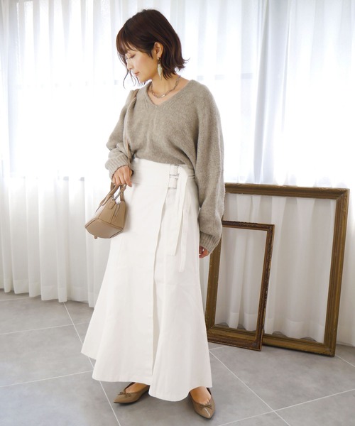 GeeRA（ジーラ）の「ラップ風チノフレアースカート（スカート・レディース・ベージュ/オフホワイト・SMALL/MEDIUM/LARGE）」の4枚目の写真