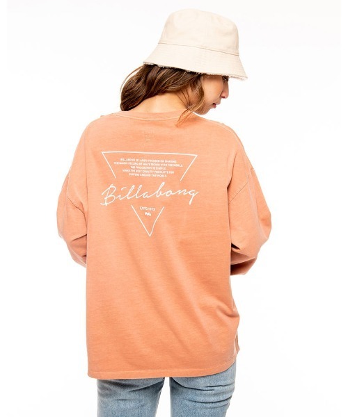 BILLABONG(ビラボン)の「BILLABONG レディース TRYANGLE LOGO LS TEE ロンT 【2021年秋冬モデル】/ビラボン バックプリント長袖ロンT(Tシャツ/カットソー・レディース・ブラウン/ピンク/ブラック/オフホワイト・MEDIUM/LARGE)」の3枚目の写真