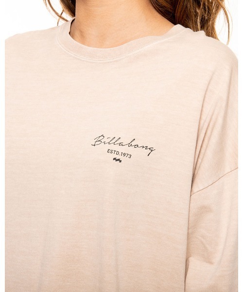 BILLABONG(ビラボン)の「BILLABONG レディース TRYANGLE LOGO LS TEE ロンT 【2021年秋冬モデル】/ビラボン バックプリント長袖ロンT(Tシャツ/カットソー・レディース・ブラウン/ピンク/ブラック/オフホワイト・MEDIUM/LARGE)」の9枚目の写真
