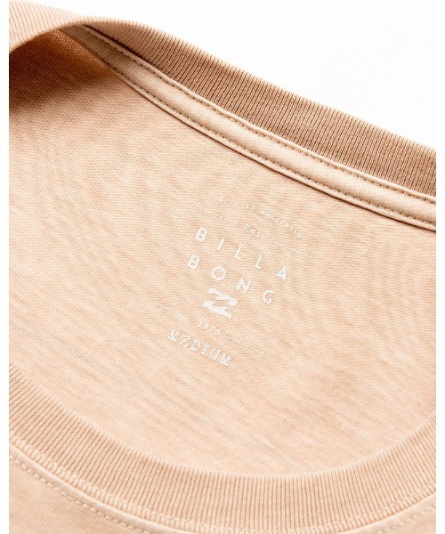 BILLABONG(ビラボン)の「BILLABONG レディース TRYANGLE LOGO LS TEE ロンT 【2021年秋冬モデル】/ビラボン バックプリント長袖ロンT(Tシャツ/カットソー・レディース・ブラウン/ピンク/ブラック/オフホワイト・MEDIUM/LARGE)」の8枚目の写真
