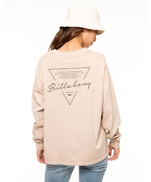 BILLABONG(ビラボン)の「BILLABONG レディース TRYANGLE LOGO LS TEE ロンT 【2021年秋冬モデル】/ビラボン バックプリント長袖ロンT(Tシャツ/カットソー・レディース・ブラウン/ピンク/ブラック/オフホワイト・MEDIUM/LARGE)」の5枚目の写真