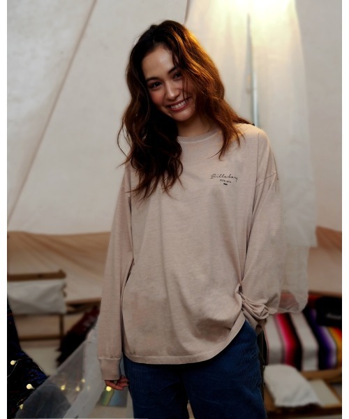 BILLABONG(ビラボン)の「BILLABONG レディース TRYANGLE LOGO LS TEE ロンT 【2021年秋冬モデル】/ビラボン バックプリント長袖ロンT(Tシャツ/カットソー・レディース・ブラウン/ピンク/ブラック/オフホワイト・MEDIUM/LARGE)」の12枚目の写真
